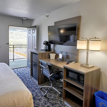 Travelodge By Wyndham Gardiner Yellowstone Park North Entr Esterno foto