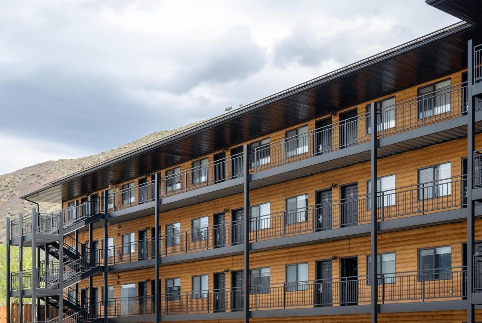 Travelodge By Wyndham Gardiner Yellowstone Park North Entr Esterno foto